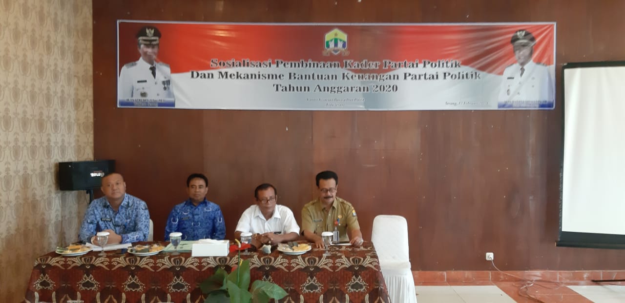 BADAN KESBANGPOL PROVINSI BANTEN HADIR MENJADI NARASUMBER PADA KEGIATAN PENDIDIKAN POLITIK KESBANGPOL KOTA SERANG