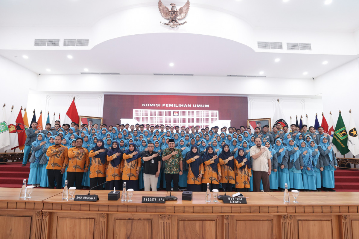 Kunjungi KPU, MAN IC Serpong Belajar Kepemiluan